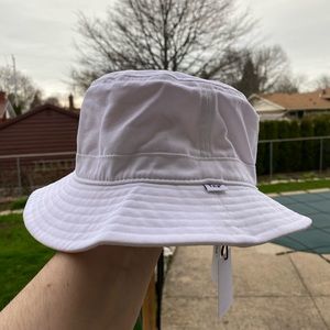 ARITZIA white bucket hat